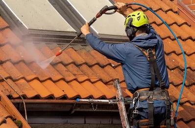 Démoussage et hydrofuge de toiture à Leynhac